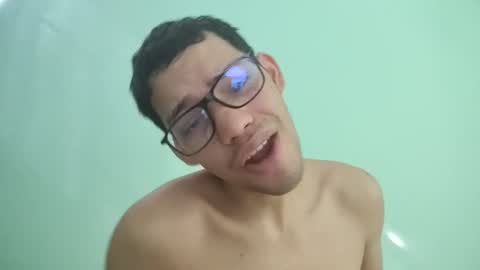 juansuarez204 online show from December 20, 8:01 pm