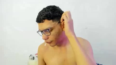 juansuarez204 online show from October 6, 10:25 pm