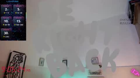 Snapshot of julian1225_ chatting on October 8, 2:05 am Julian online show from October 8, 2:05 am