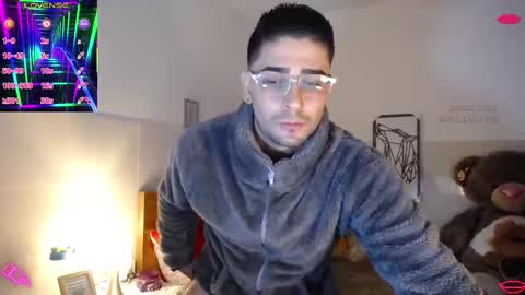 Snapshot of julian1225_ chatting on March 4, 1:34 am Julian online show from March 4, 1:34 am