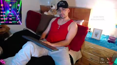 Snapshot of julian1225_ chatting on February 13, 1:50 am Julian online show from February 13, 1:50 am