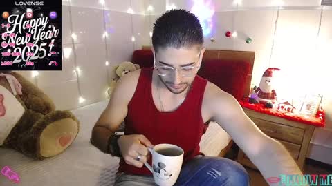 Snapshot of julian1225_ chatting on December 30, 7:53 pm Julian online show from December 30, 7:53 pm