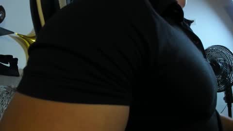 julian_wallace online show from November 5, 12:34 am