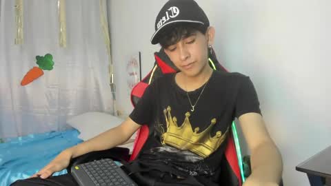 Julian online show from April 15, 7:25 pm