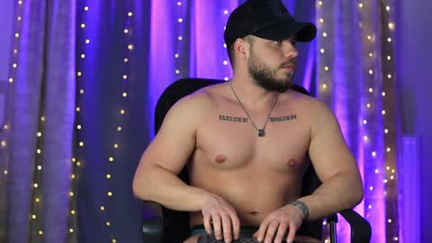 Snapshot of juliusmasters chatting on January 21, 11:55 pm JULiUS   online show from January 21, 11:55 pm