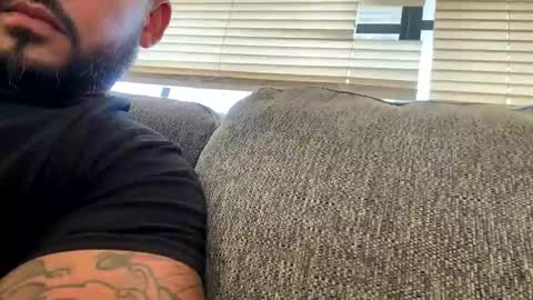 juln489 online show from December 11, 1:22 pm