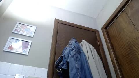 Snapshot of junk_yard_dog chatting on January 12, 4:29 pm Dave online show from January 12, 4:29 pm