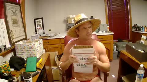 Tohiptwoquit online show from October 14, 6:37 pm