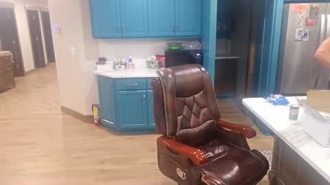 Tohiptwoquit online show from April 15, 5:29 am