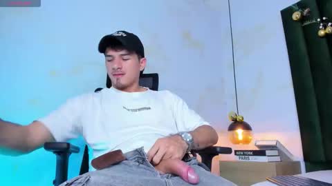 Justin online show from December 13, 7:53 pm