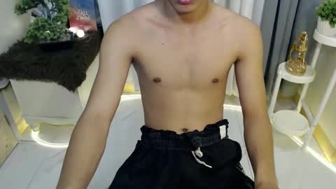 justin_urcuttieguy online show from February 28, 6:45 am