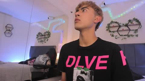 Justin online show from December 1, 11:24 am