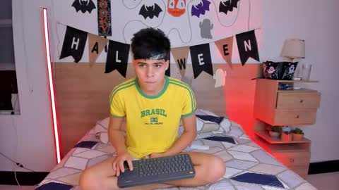 Snapshot of justinbiler chatting on October 25, 1:02 pm Justin online show from October 25, 1:02 pm