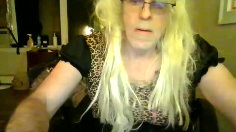 justinefox online show from October 25, 11:50 pm