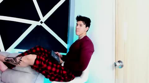 justinfuller_31 online show from September 22, 7:02 pm