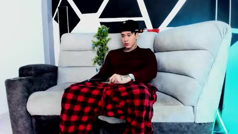 justinfuller_31 online show from October 8, 3:16 pm