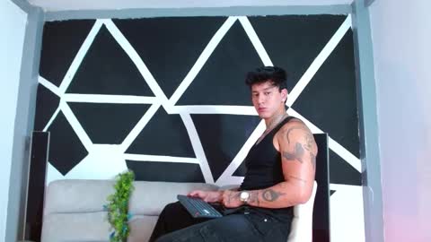 justinfuller_31 online show from November 26, 4:10 pm