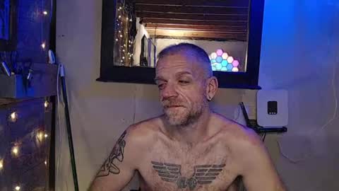 justinmoore1987 online show from March 11, 8:20 pm