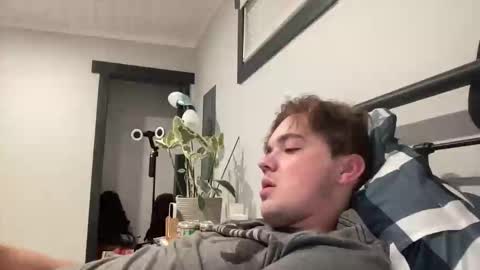 justsoboredlol online show from October 22, 6:28 am