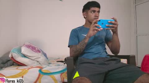 k_florez online show from June 20, 1:54 am
