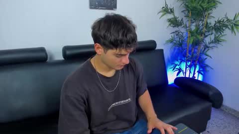 kaelswitch online show from December 22, 8:06 pm