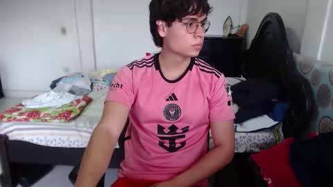 kafer online show from December 5, 8:49 pm