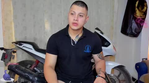 Snapshot of kaledd_musclee chatting on December 24, 12:11 pm Kaledd musclees room Master online show from December 24, 12:11 pm