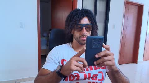 Kauri Lop online show from January 1, 5:00 pm