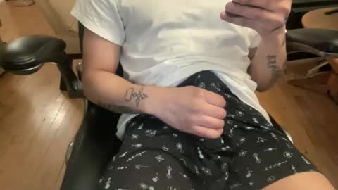 Keesey23 online show from March 17, 2:04 am