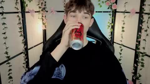 Mark online show from December 4, 1:40 pm