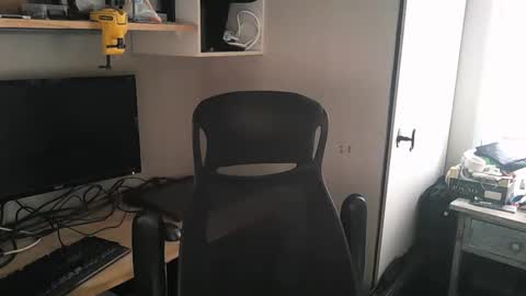 kelvin06133 online show from February 11, 1:41 pm