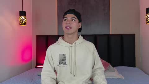   online show from February 22, 3:01 am