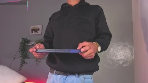   online show from September 22, 11:32 am