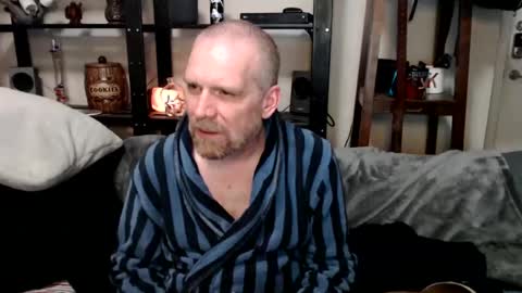 Snapshot of kenkuddles chatting on February 20, 3:45 am Ken Kuddles online show from February 20, 3:45 am