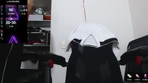 Snapshot of kenn_blake1 chatting on October 16, 12:29 am blake online show from October 16, 12:29 am