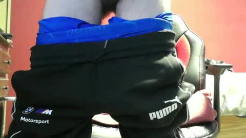 Snapshot of kev19922 chatting on January 2, 8:02 pm kev19922 online show from January 2, 8:02 pm