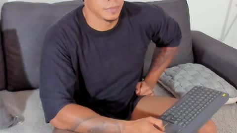 Kevin Lance online show from April 14, 8:36 am