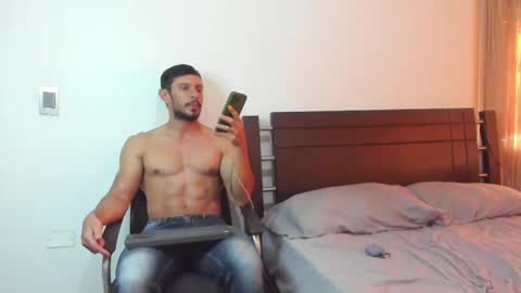 kevin_malone22 online show from December 9, 5:13 pm