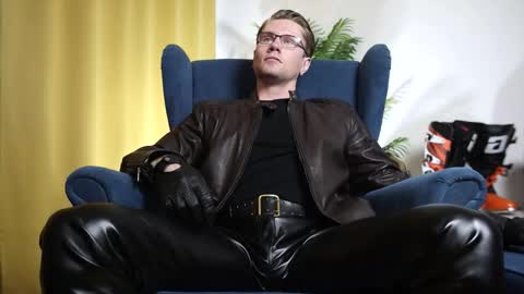 Kev online show from November 30, 2:41 pm