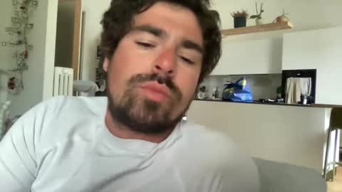 kevinpillobello online show from April 12, 3:02 pm