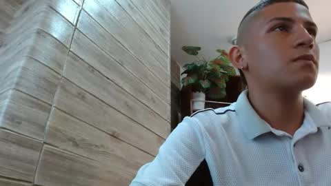 K E V I N online show from April 21, 8:37 pm