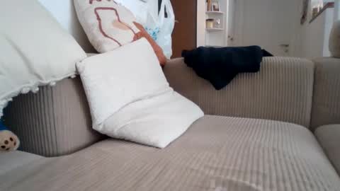kikkus01 online show from May 19, 12:44 pm