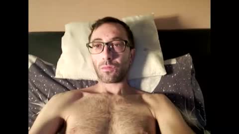 Snapshot of killua1993 chatting on October 7, 4:33 pm kingstoned online show from October 7, 4:33 pm