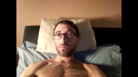 Snapshot of killua1993 chatting on October 25, 9:33 am kingstoned online show from October 25, 9:33 am