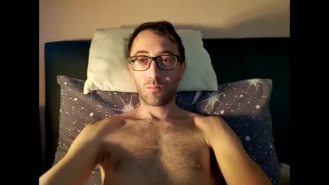 Snapshot of killua1993 chatting on October 5, 12:53 pm kingstoned online show from October 5, 12:53 pm