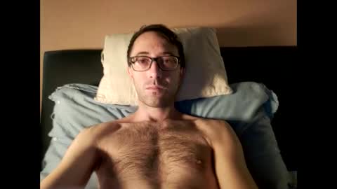 Snapshot of killua1993 chatting on October 31, 11:24 am kingstoned online show from October 31, 11:24 am