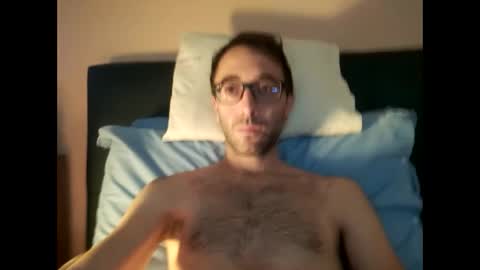 Snapshot of killua1993 chatting on October 18, 9:14 am kingstoned online show from October 18, 9:14 am