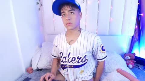 king  help me reach 100 likes online show from January 17, 3:34 am