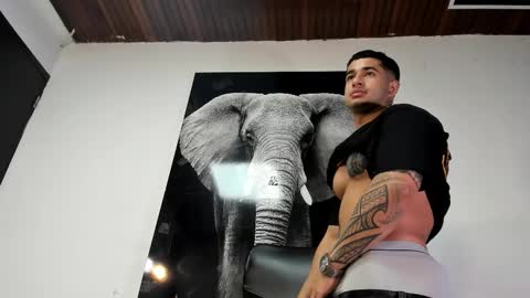 Angel Falconer online show from October 26, 4:03 am