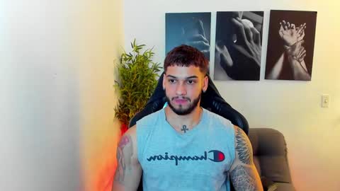 king_of_kings__ online show from February 5, 11:06 pm